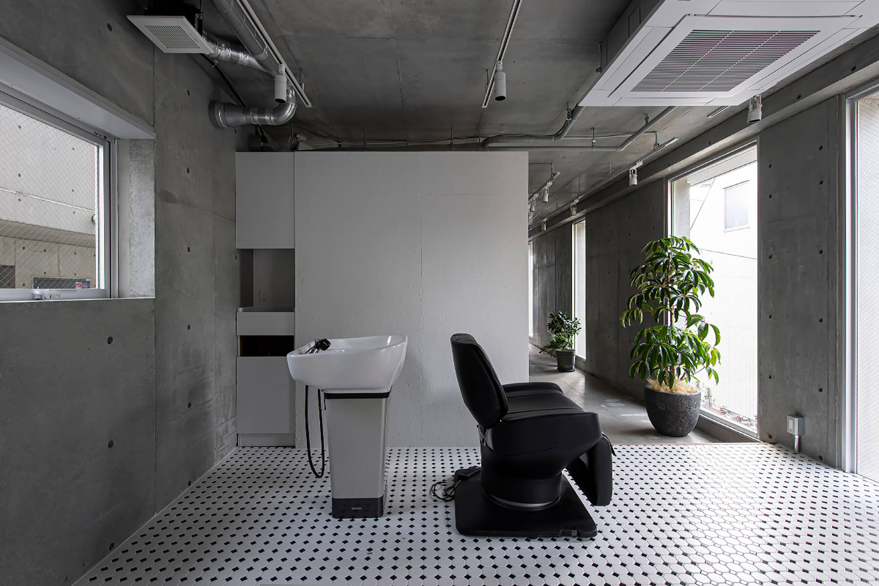 nica／Tokyo