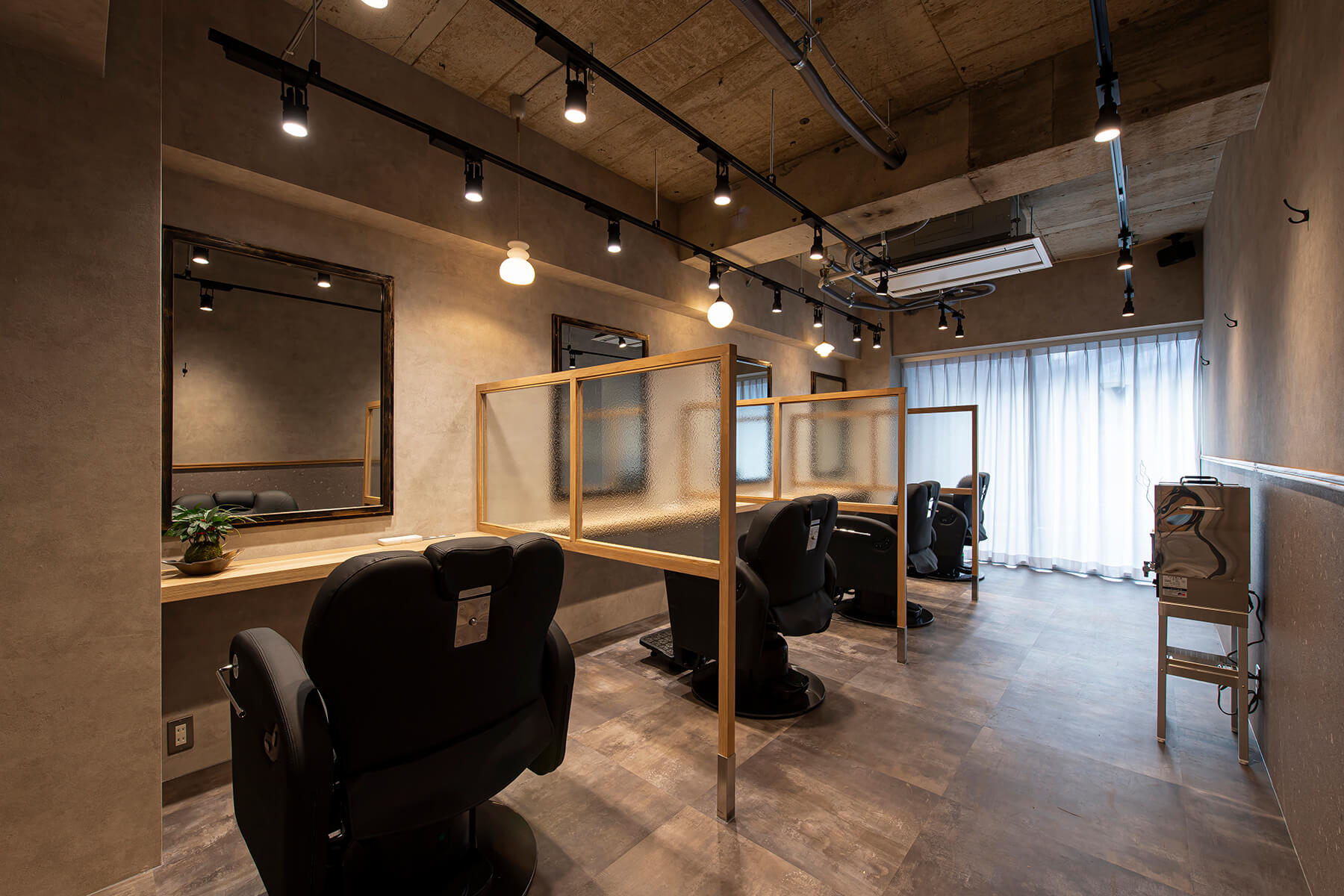 DAU BARBER SHOP 渋谷宮益坂店／Tokyo