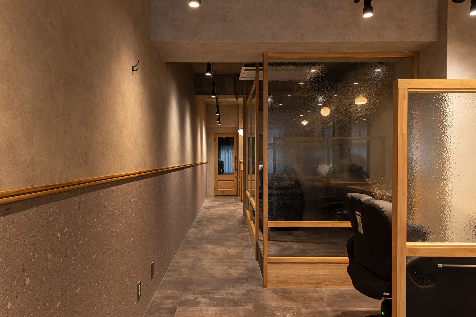 DAU BARBER SHOP 渋谷宮益坂店／Tokyo