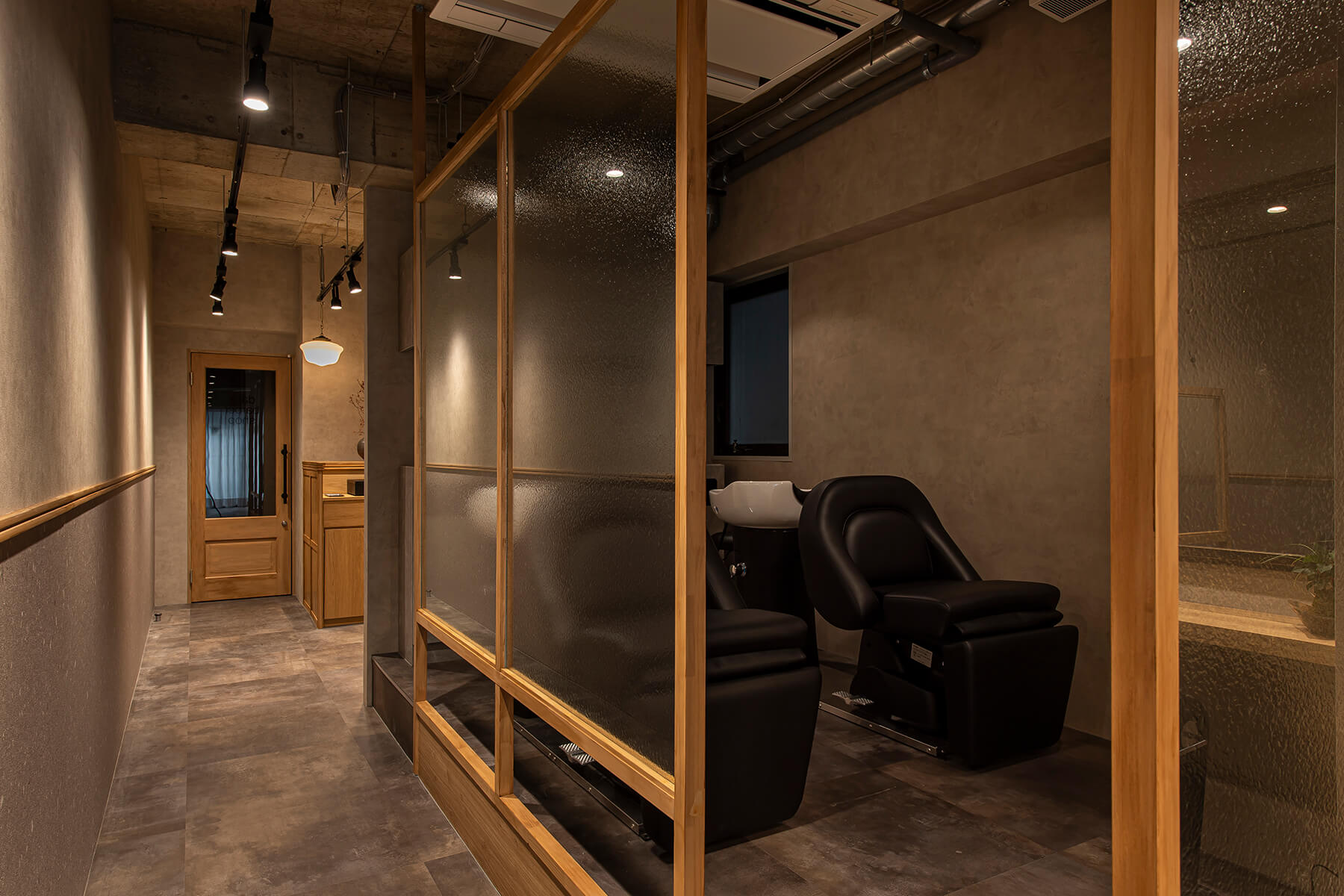 DAU BARBER SHOP 渋谷宮益坂店／Tokyo